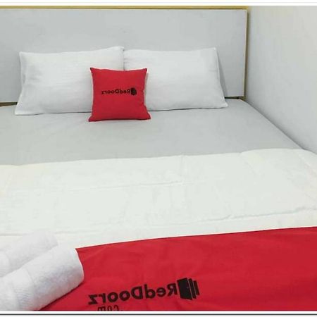 Hotel Reddoorz @ Simpang Pos Medan Extérieur photo