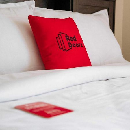 Hotel Reddoorz @ Simpang Pos Medan Extérieur photo