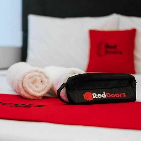 Hotel Reddoorz @ Simpang Pos Medan Extérieur photo