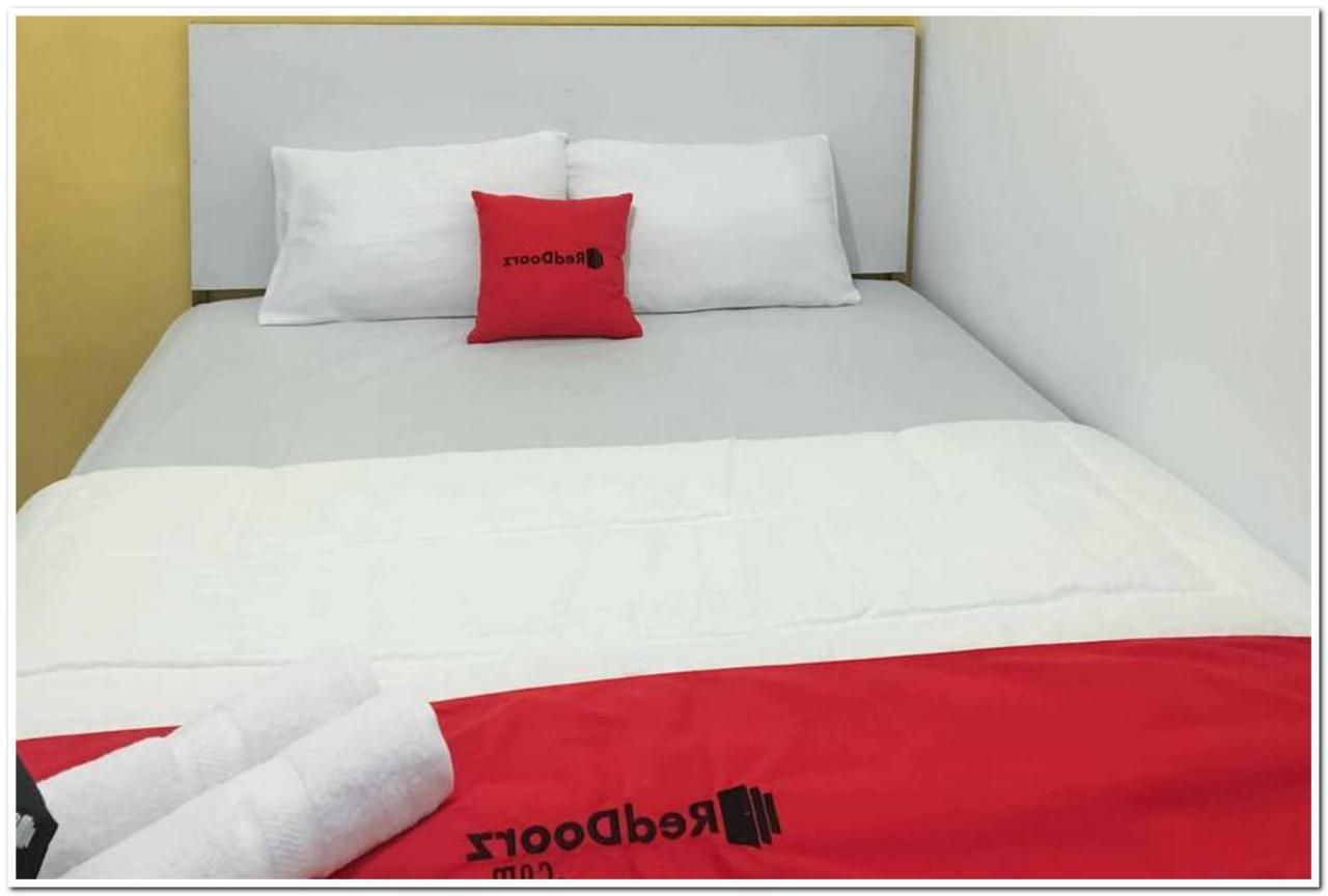 Hotel Reddoorz @ Simpang Pos Medan Extérieur photo