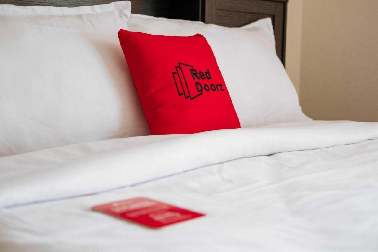 Hotel Reddoorz @ Simpang Pos Medan Extérieur photo