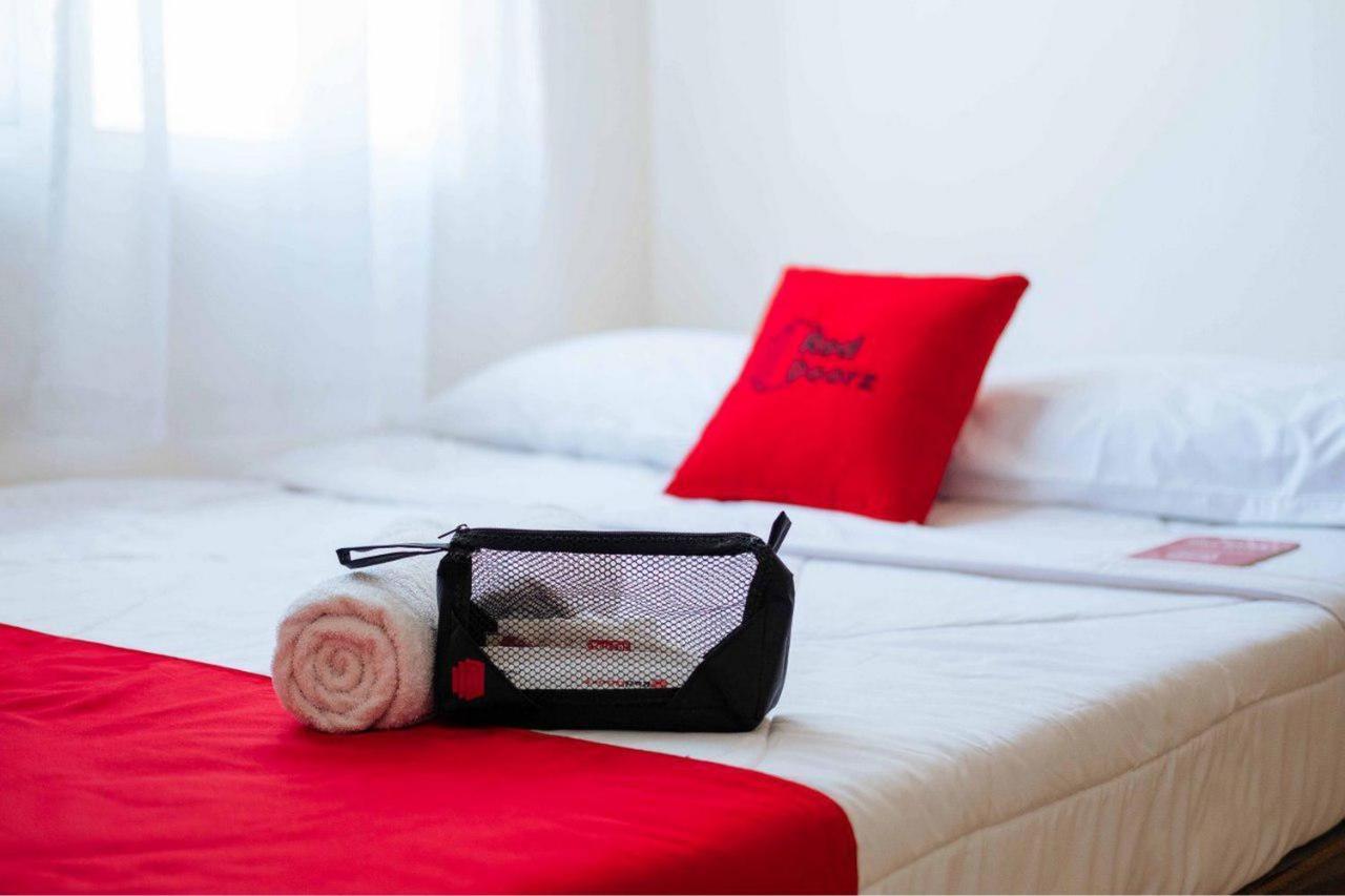 Hotel Reddoorz @ Simpang Pos Medan Extérieur photo