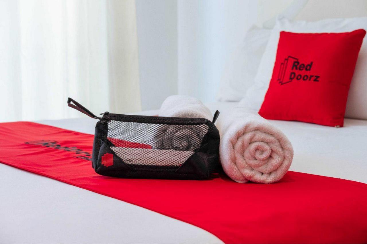 Hotel Reddoorz @ Simpang Pos Medan Extérieur photo